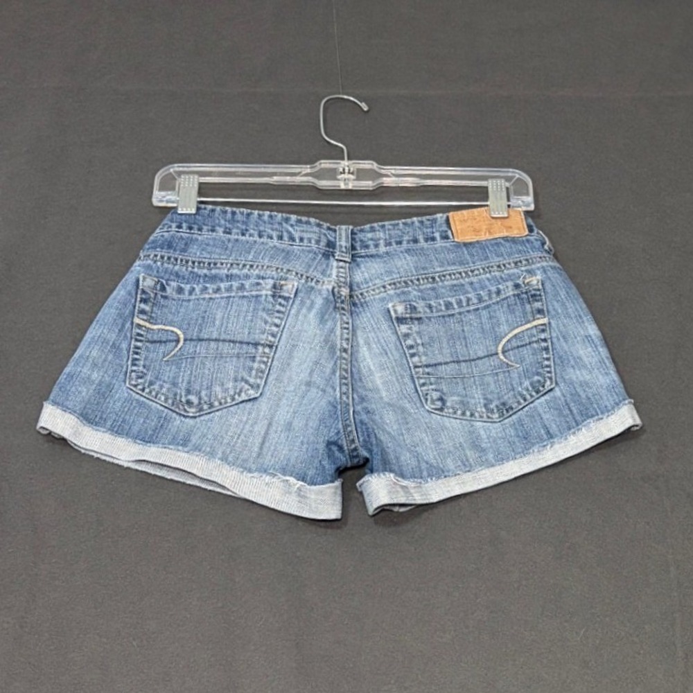 American Eagle Denim Cuffed Shorts Medium Wash Low Rise Size 6 - Picture 2 of 7